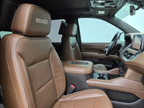 Used 2021 Chevrolet Tahoe High Country w/ Premium Package image 30