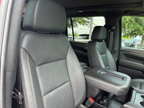 Used 2024 Chevrolet Suburban Z71 w/ Luxury Package AWD/4WD image 35