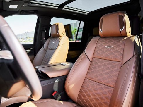 Used 2023 Cadillac Escalade ESV Sport w/ LPO, ONYX Package image 46