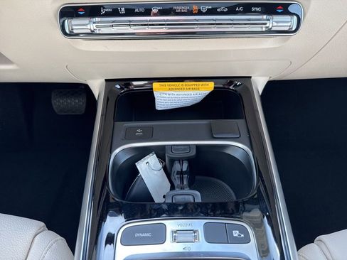 New 2026 Mercedes-Benz GLB 250 4MATIC image 24