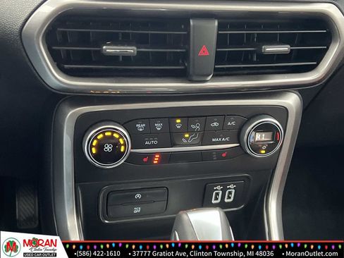 Used 2022 Ford EcoSport SE w/ SE Convenience Package image 22