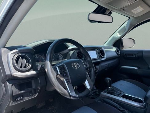 Used 2018 Toyota Tacoma SR5 RWD image 20
