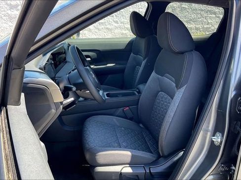 New 2025 Nissan Kicks SV w/ SV Premium Package image 7