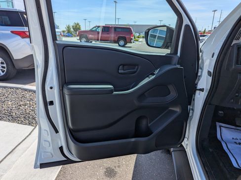 Used 2025 Nissan Frontier S AWD/4WD image 10