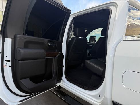 Used 2023 GMC Sierra 3500 SLT w/ SLT Premium Package AWD/4WD image 31