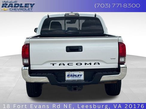 Used 2019 Toyota Tacoma TRD Off-Road AWD/4WD image 4