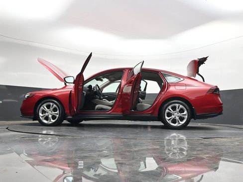Used 2023 Honda Accord LX image 43