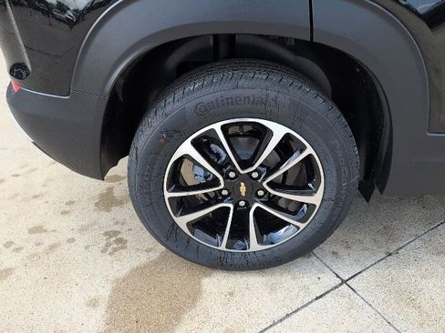 New 2026 Chevrolet TrailBlazer LT w/ Convenience Package FWD image 3