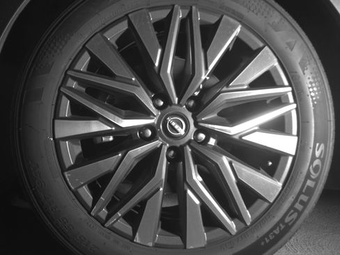 Used 2025 Nissan Altima 2.5 SV FWD image 12