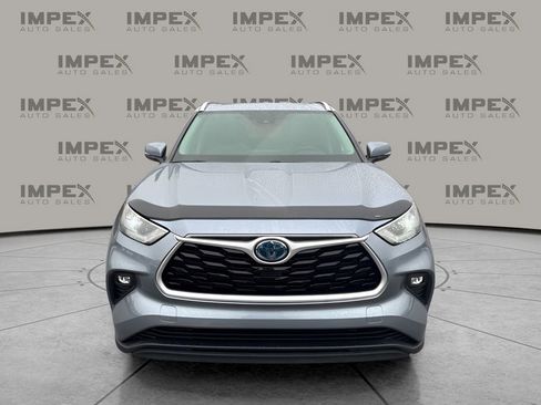 Used 2021 Toyota Highlander XLE image 8