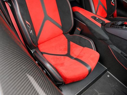 Used 2019 Lamborghini Aventador SVJ AWD/4WD image 48