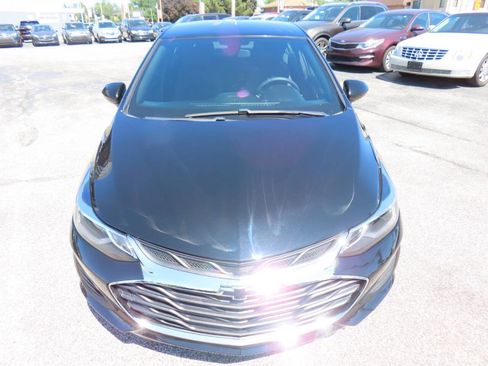 Used 2019 Chevrolet Cruze LT w/ RS Package FWD image 33