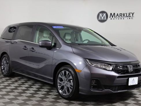 Certified 2025 Honda Odyssey Touring image 1