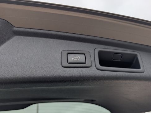 Used 2018 Subaru Forester 2.5i Touring AWD/4WD image 20