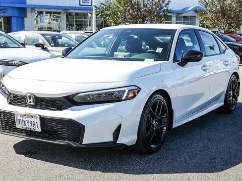 Certified 2025 Honda Civic Sport image 3