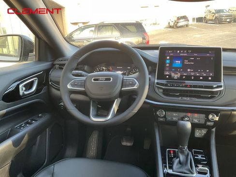 New 2026 Jeep Compass Latitude image 12