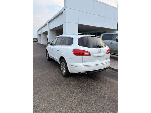 Used 2017 Buick Enclave Leather FWD image 3