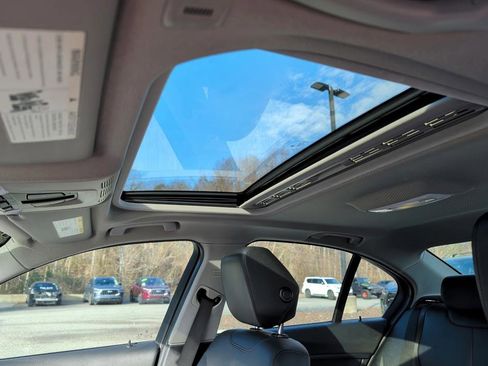 Used 2018 BMW 320i xDrive Sedan image 27