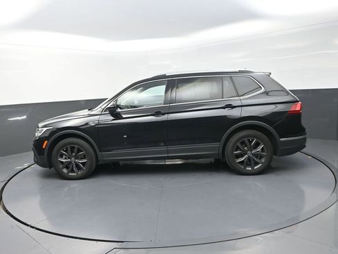 Used 2023 Volkswagen Tiguan SE w/ Panoramic Sunroof Package AWD/4WD image 6