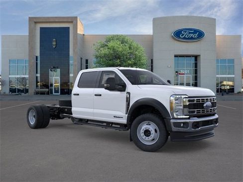 New 2026 Ford F550 4x4 Crew Cab image 7