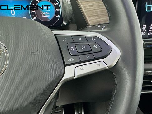 Used 2025 Volkswagen Atlas SEL Premium R-Line image 17