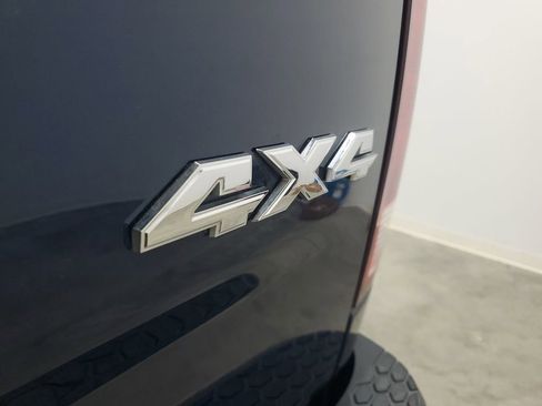 Used 2021 RAM 1500 Classic SLT image 8