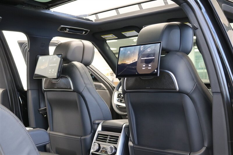 Used 2025 Land Rover Range Rover Long Wheelbase Autobiography AWD/4WD image 20