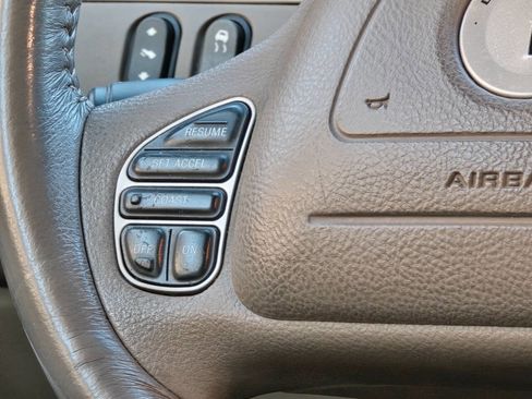 Used 2003 Lincoln Town Car Cartier image 81