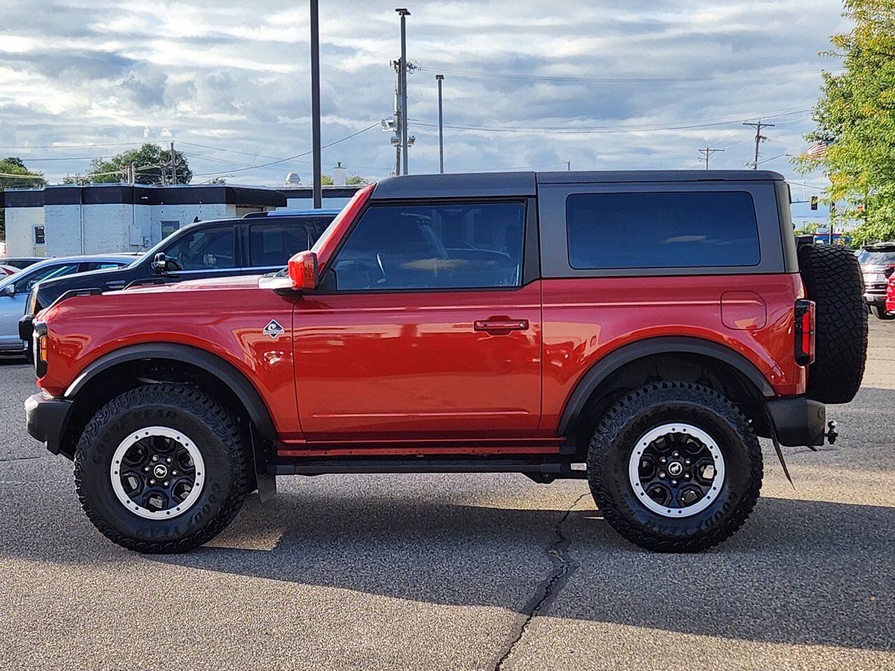 Used 2023 Ford Bronco Outer Banks w/ Sasquatch Package AWD/4WD image 3