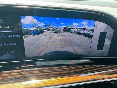 Used 2023 Cadillac Escalade Premium Luxury RWD image 23