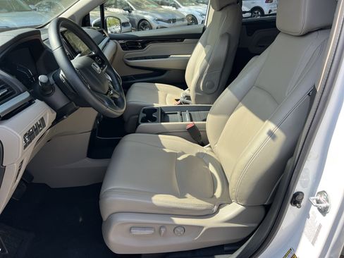 Used 2022 Honda Odyssey Touring image 9