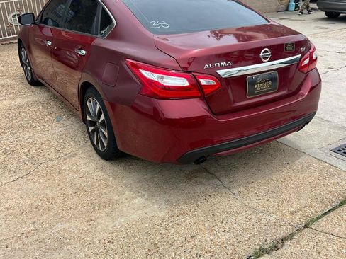 Used 2017 Nissan Altima 2.5 SV w/ Convenience Package FWD image 5
