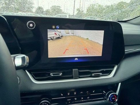 Used 2026 Chevrolet Equinox LT AWD/4WD image 25
