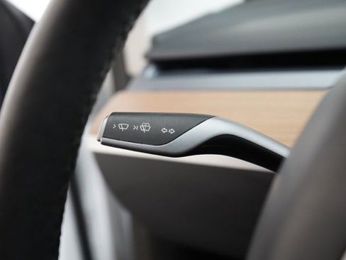 Used 2023 Tesla Model Y Long Range image 21