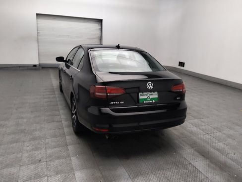 Used 2017 Volkswagen Jetta SE FWD image 6