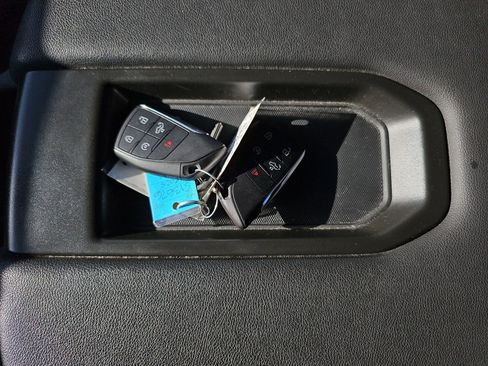 Used 2025 GMC Sierra 1500 Elevation image 13