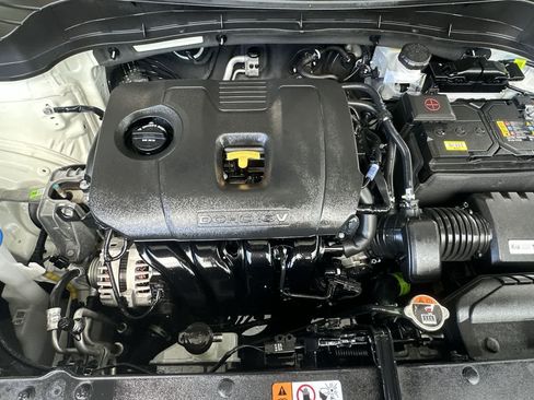 Used 2025 Kia Soul LX w/ LX Technology Package FWD image 12