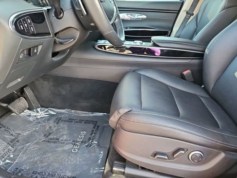 Used 2025 Genesis GV70 2.5T image 17