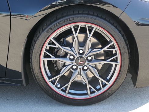 Used 2025 Chevrolet Corvette Stingray Coupe w/ 1LT image 29