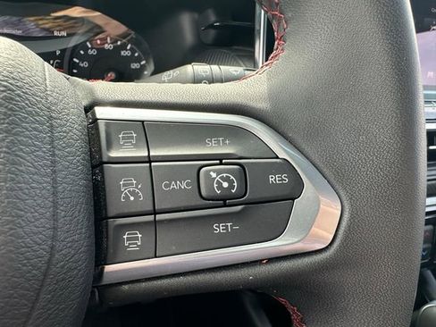 Used 2024 Jeep Compass Trailhawk image 30