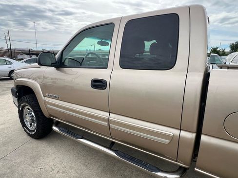 Used 2005 Chevrolet Silverado 2500 LS AWD/4WD image 15
