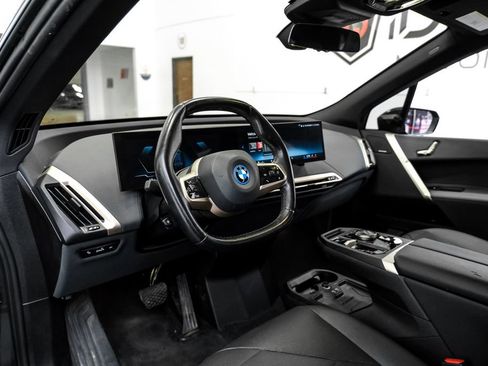 Used 2024 BMW iX xDrive50 w/ Sport Package AWD/4WD image 3