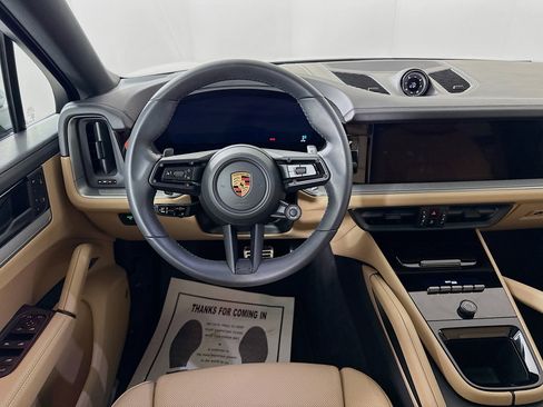 Certified 2025 Porsche Cayenne S image 22