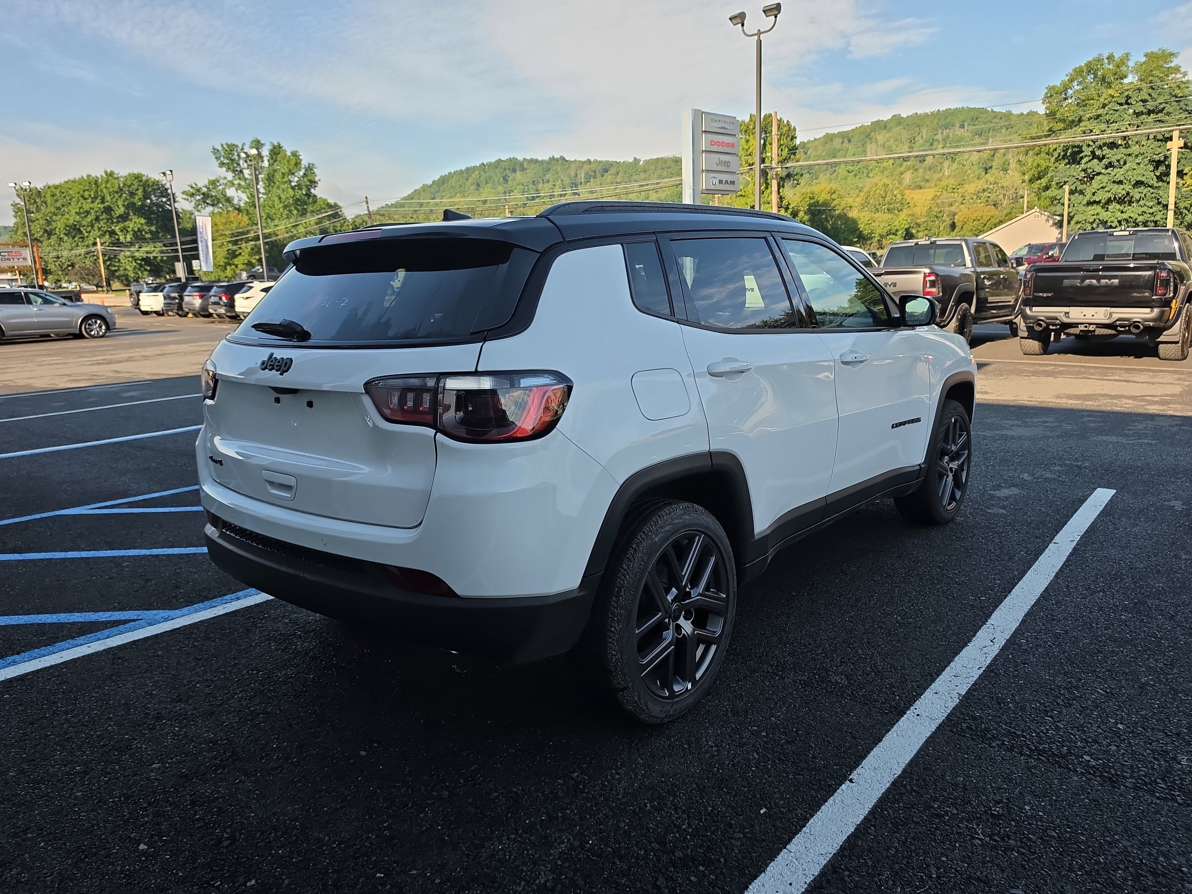 New 2026 Jeep Compass Limited AWD/4WD image 3