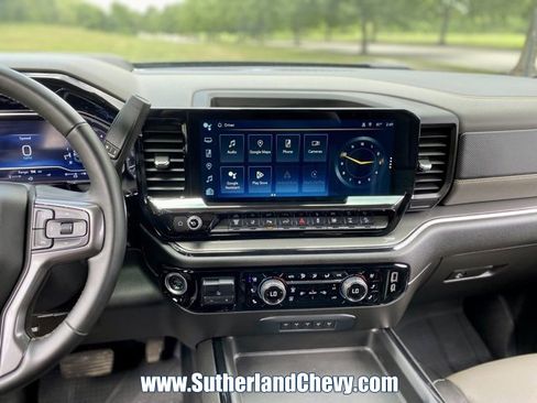 Certified 2025 Chevrolet Silverado 2500 ZR2 w/ Technology Package image 37