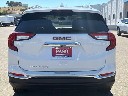 Used 2024 GMC Terrain SLT FWD image 4