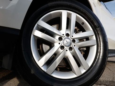 Used 2016 Mercedes-Benz GL 450 4MATIC image 39