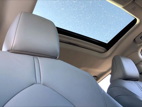 Used 2021 Toyota Highlander XLE image 14