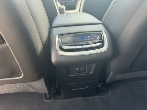 Used 2020 Cadillac XT6 Premium Luxury FWD image 13