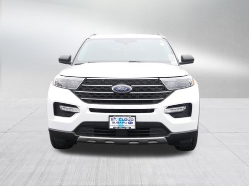 Used 2021 Ford Explorer XLT w/ Equipment Group 202A AWD/4WD image 2
